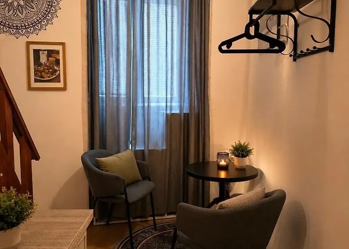 Modern Loft With Private Kitchenette & Shower